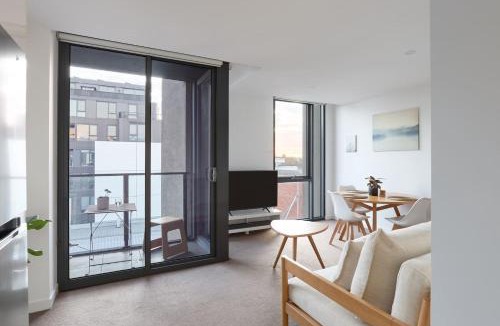 Brunswick East Apartment | Northside Rendezvous - A Stylish Couples' Hideaway