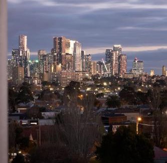 Brunswick East Apartment | Northside Rendezvous - A Stylish Couples' Hideaway