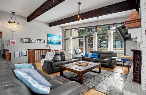 The Blue Mountains Ski Chalet | Northview-Blue Mountain-Sauna-Firepit-Balcony-Parking
