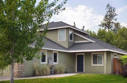 Boyd Acres House | Northwest Bend Home with Hot Tub and Yard