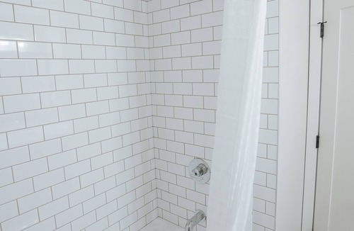 Canmore Hotel | Northwinds | Deluxe Queen
