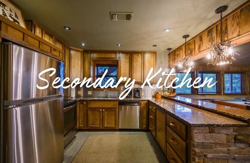 Broken Bow Cabin | NorthWing Bear Resort | Adventure-Ready Escape