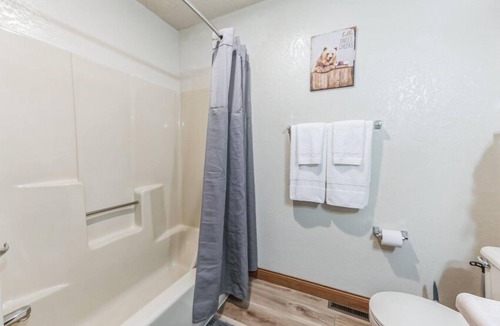 Boulder Junction Apartment | Northwoods Getaway Dog Friendly Apartment with King Beds