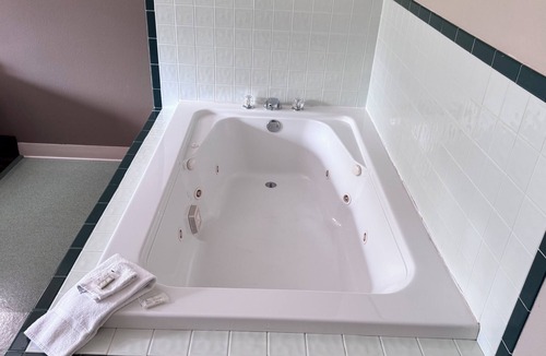 Ely Hotel | Northwoods Inn & Suites