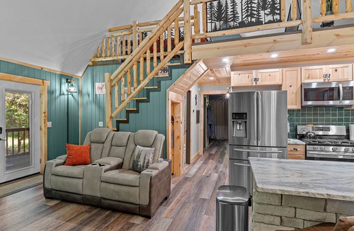 Sigel Cabin | Northwoods Ln Cabin in Clear Creek by Tranquility Retreats