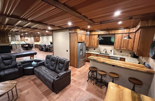 Mosinee Apartment | Northwoods Lodge–Granite Peak Retreat for Corporate Groups & Family Ski Getaways