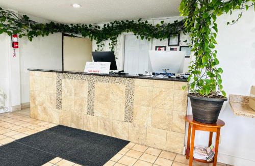 Blaine Hotel | Northwoods Motel
