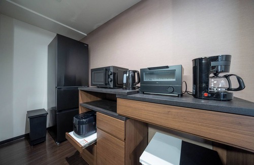 Higashi Apartment | Norwegian Wood 303