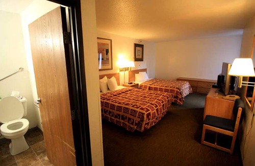 Roseville Hotel | Norwood Inn and Suites - Minneapolis-St Paul Roseville
