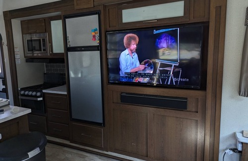 Pelham House | NOT AVAILABLE FOR BOOKING - Comfy, Luxurious Glamping Camper near Amherst, MA
