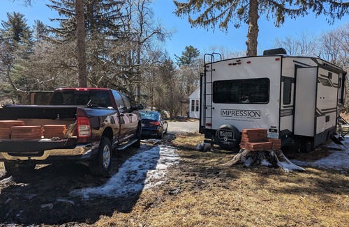 Pelham House | NOT AVAILABLE FOR BOOKING - Comfy, Luxurious Glamping Camper near Amherst, MA