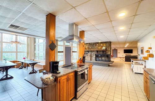 Whittier Cabin | Not Your Average 4BR Cabin | Epic Game Room + Sauna