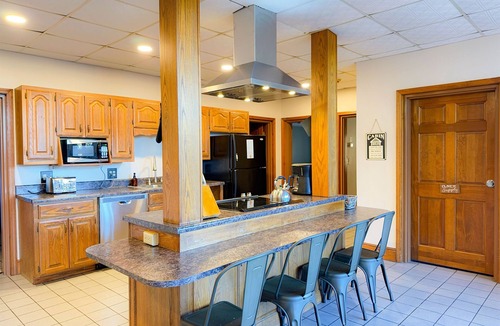 Whittier Cabin | Not Your Average 4BR Cabin | Epic Game Room + Sauna