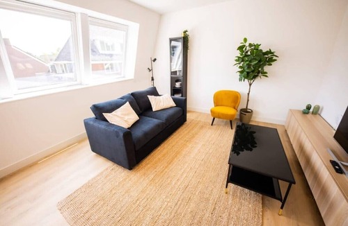 De Bilt Apartment | Notable 1 Bed Serviced Apartment 53m2 -ESS38N-