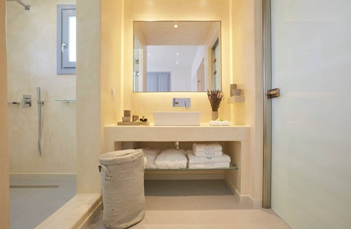 Pyrgos House | Nova Luxury Suites