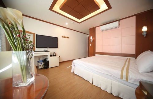 Kunip Hotel | NOVA Motel