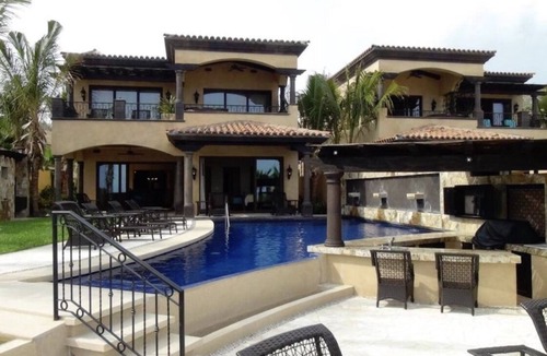 Pedregal House | NOVAISPANIA 4-BEDROOM BEACH HOUSE - VICEROY/GOVERNOR