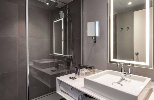Courcouronnes Hotel | Novotel Evry Courcouronnes