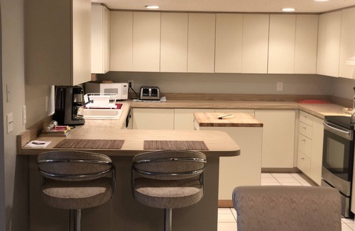Vamo House | Now available! Spacious Private home, near beaches and all!