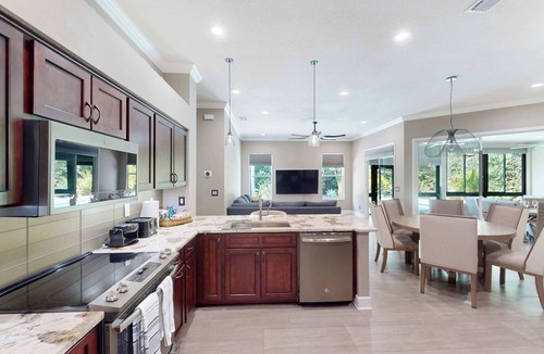 Boyette Springs House | NOW ENJOY THE WARM WELCOME OF A HEATED POOL!