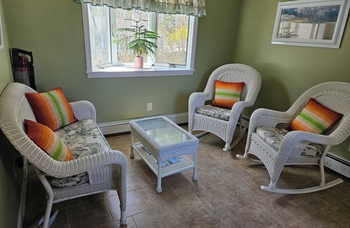 South Yarmouth House | nPrivate lake beach , pool table, kayak, paddle boards; near boat ramp.