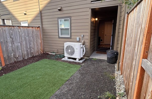 Troutdale House | nTranquil - Studio unit w/kitchenette - Walking distance to Edgefield Concerts
