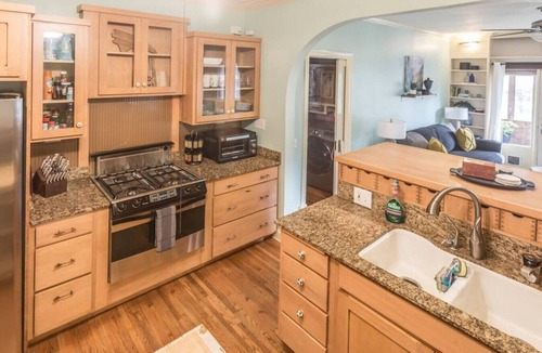 Maple Ridge House | Nugget`s Roost - Maple Ridge Gem