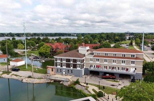 De Pere Hotel | Nuk's Executive Suites
