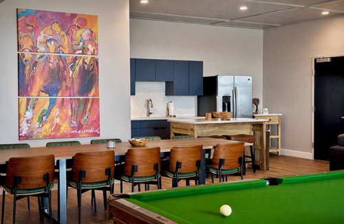 East Market District House | NuLu 6BR Penthouse | Hot Tub w/City Views | Kings