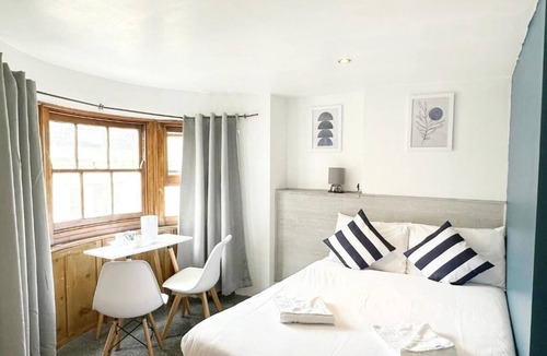Seafront House | Number 75