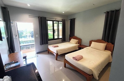 Thap Than Hotel | Numhom Resort