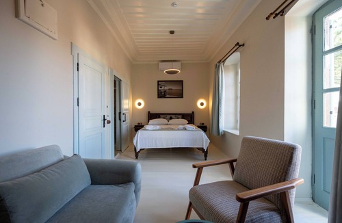 Ayvalik Bed & Breakfast | Nur Hanım Suites