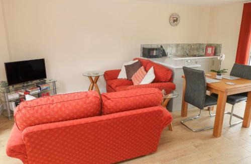 Miskin House | Nuthatch Barn