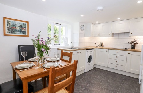 Okehampton Cottage | NUTHATCH COTTAGE, pet friendly, with a garden in Okehampton