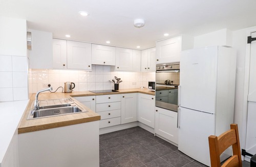 Okehampton Cottage | NUTHATCH COTTAGE, pet friendly, with a garden in Okehampton