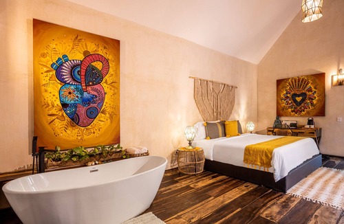 Leona Vicario Hotel | Nuuku