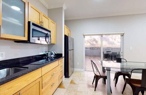 Ludlam Hotel | Nuvo Suites Hotel