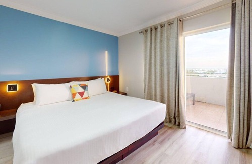Ludlam Hotel | Nuvo Suites Hotel