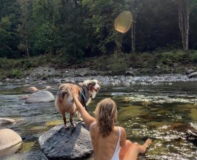 Verlot House | NWPADS-Verlot River Cabin - Hot Tub-Firepit-Beach