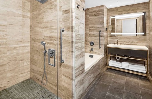 Midtown East Resort | NYC | 5th Ave Studio Stay | Walk to Central Park
