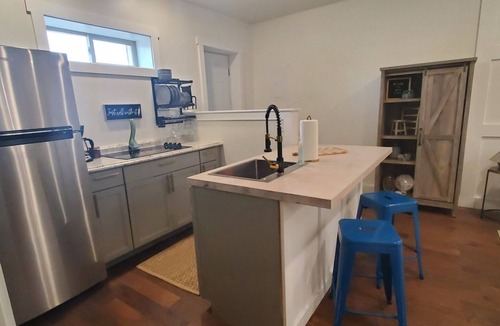Anaconda Apartment | Nye's Place!