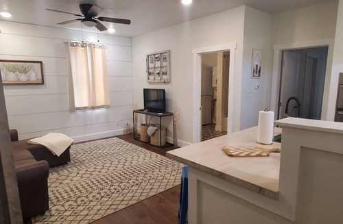 Anaconda Apartment | Nye's Place!