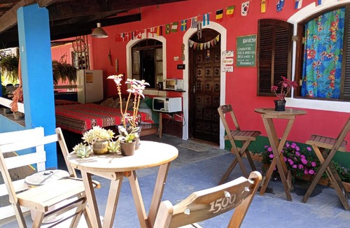 Embu das Artes House | O Brejo Encantado Hostel e Hospedagem