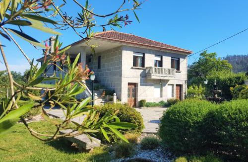 Ponteareas House | O Eido de Celia