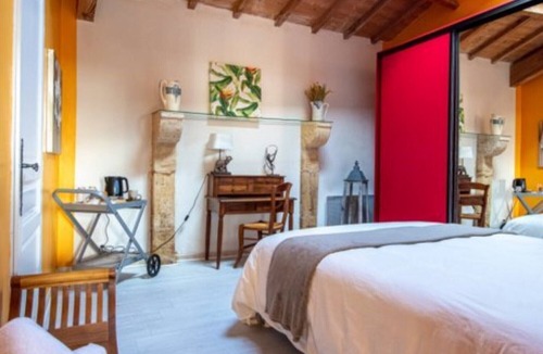Savignac-de-l'Isle Bed & Breakfast | Ô Fil de l’Isle Guest Room with Shared Garden and Wi-Fi
