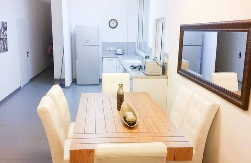 Bat Yam Apartment | O&O Group Spacious 2BR| Parking| Steps from Beach