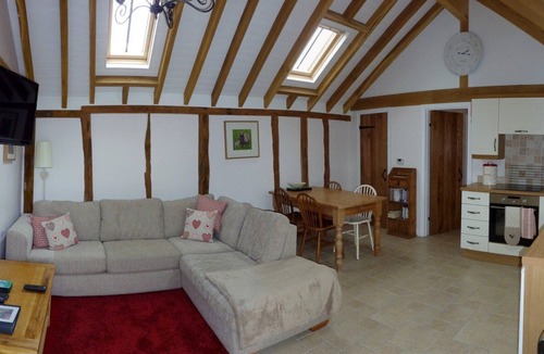 Plaitford House | Oak Apple - Converted Barn In An Attractive Courtyard On Our Family Stockfarm