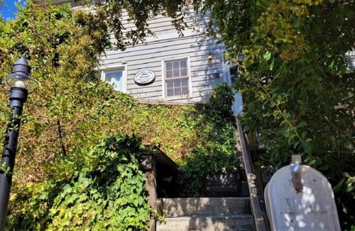 Julian Hotel | Oak Hill Inn