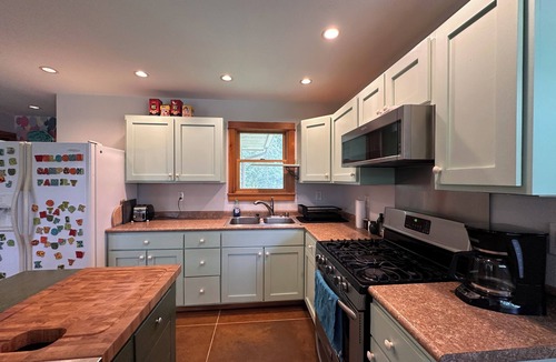 Decorah House | Oak Hill Retreat
