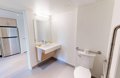 Harbord Village Apartment | Oak House Residence